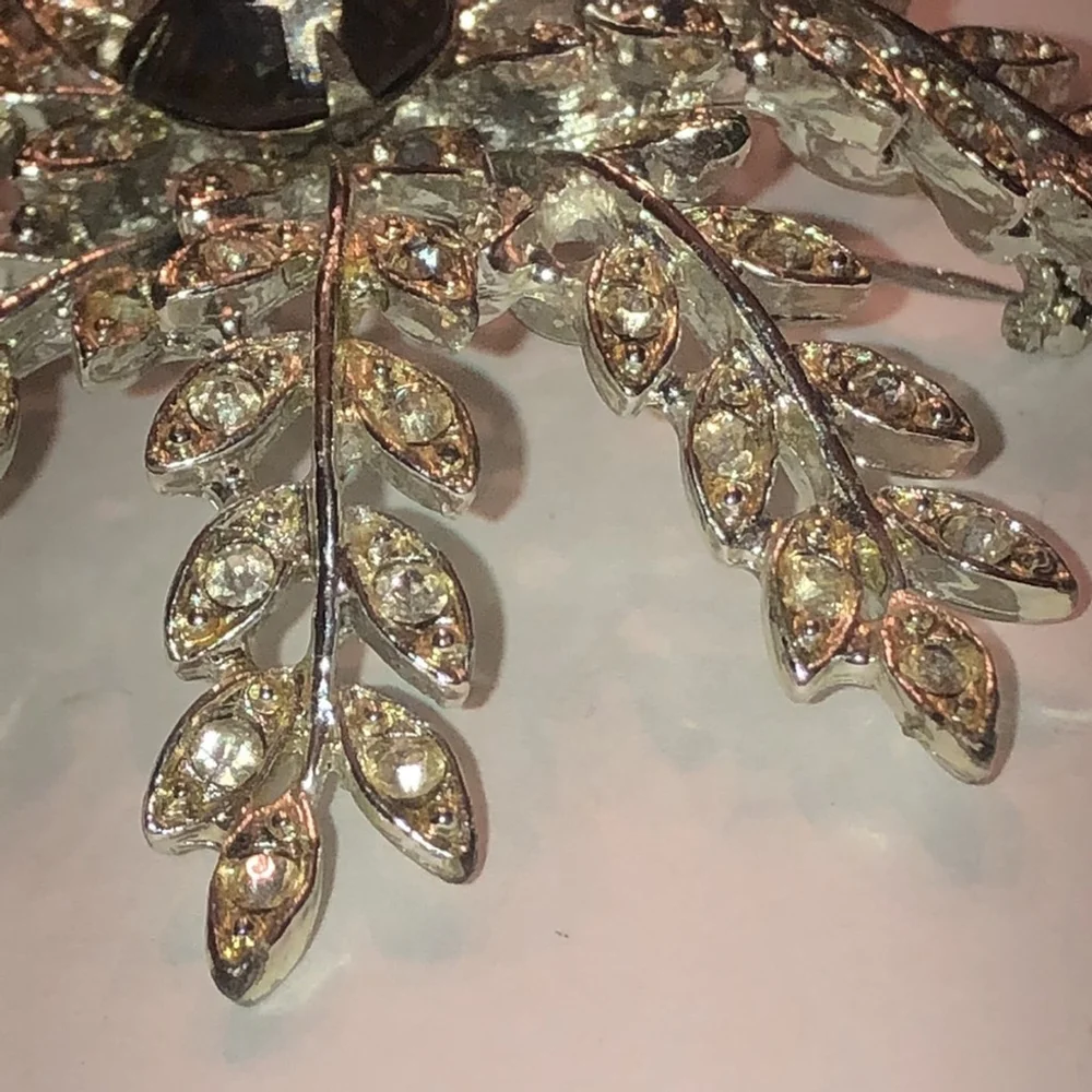 Sarah Coventry Silver Tone Smoky Gray CZ Rhinestones Flower Retro Dome Brooch